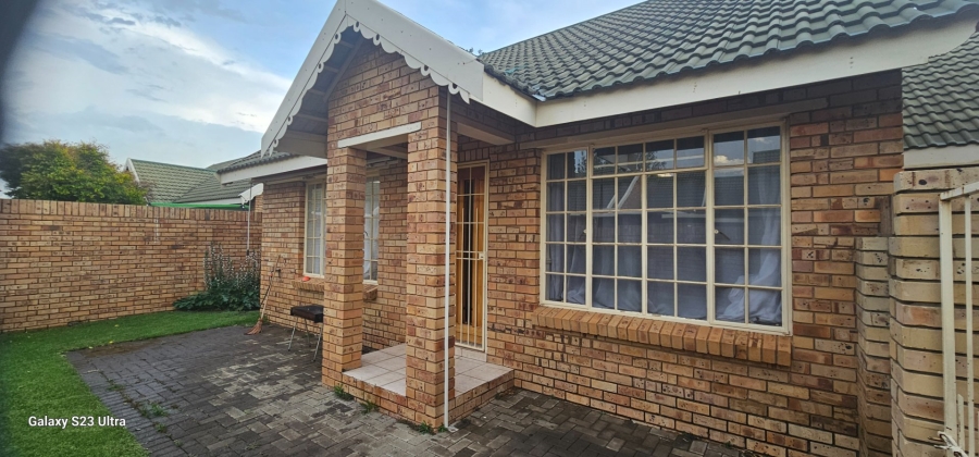 2 Bedroom Property for Sale in Heuwelsig Free State